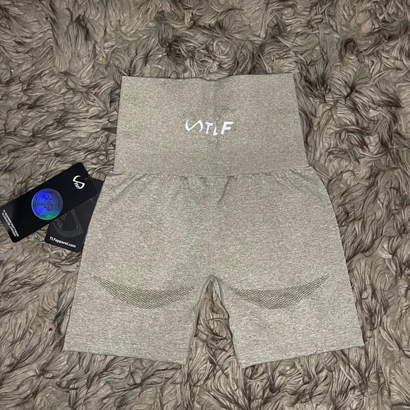 TLF XS REACT SEAMLESS WORKOUT SHORTS- BRAND NEW NEVER WORN - Picture 2 of 3